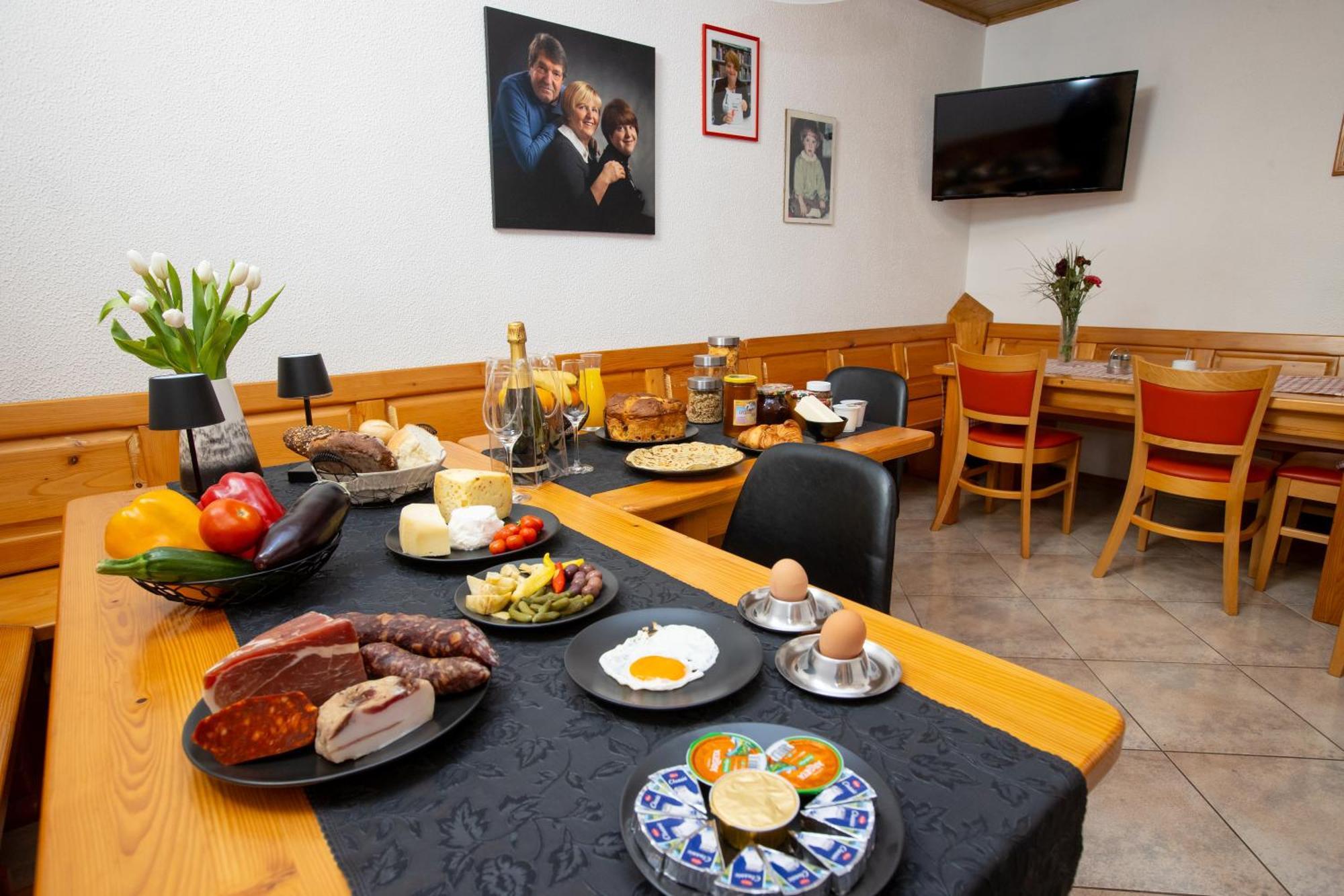 Guesthouse Sanabor Postojna Exterior photo