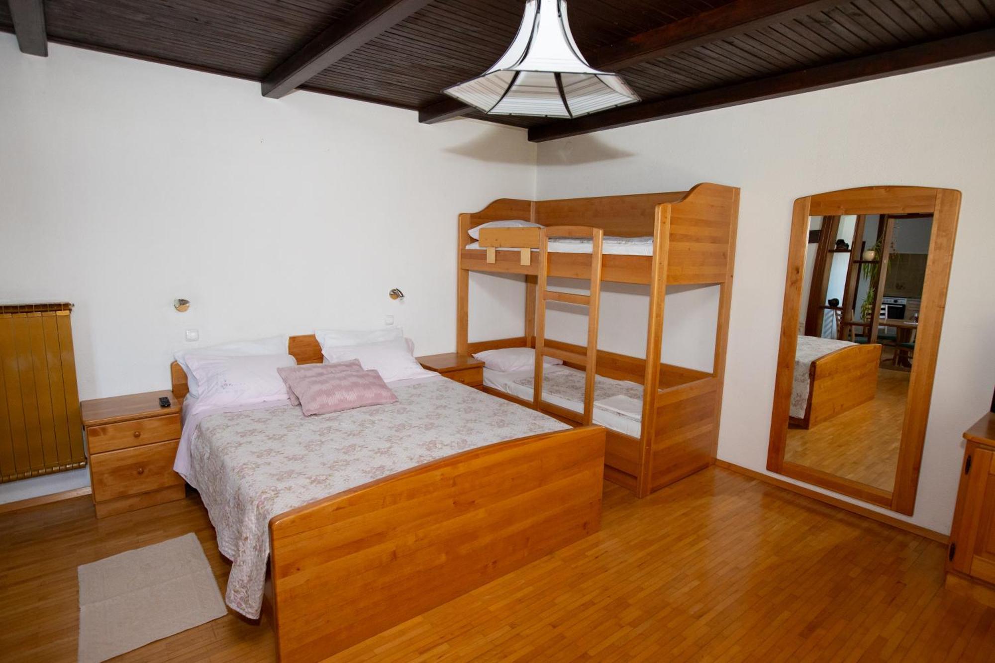 Guesthouse Sanabor Postojna Exterior photo