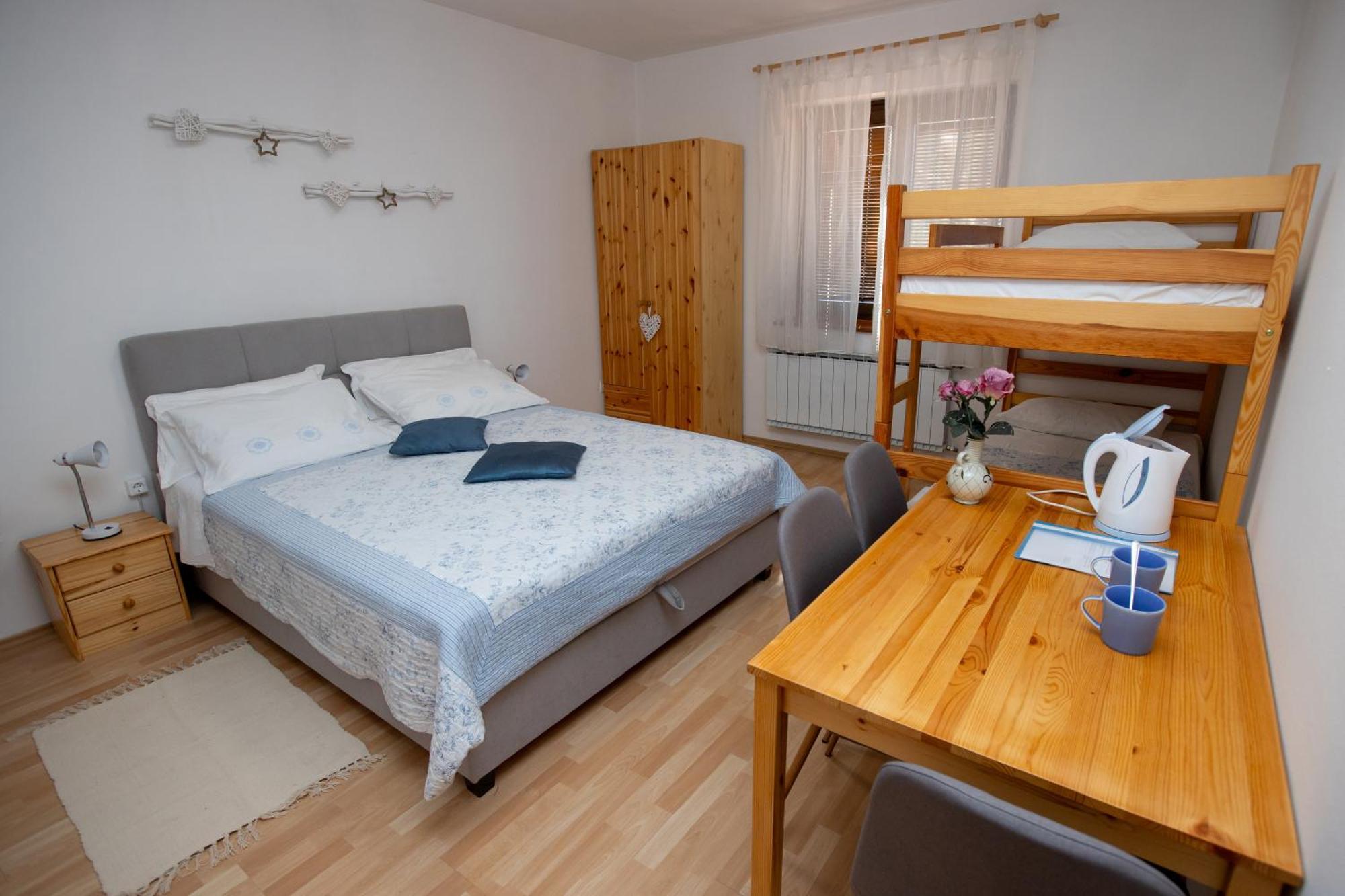 Guesthouse Sanabor Postojna Exterior photo