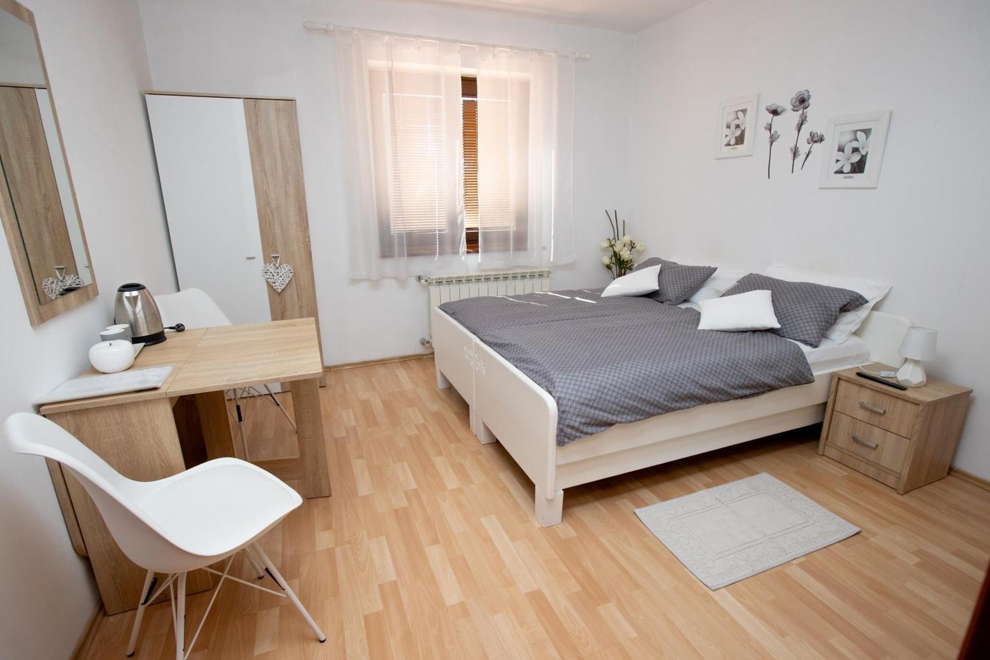 Guesthouse Sanabor Postojna Exterior photo